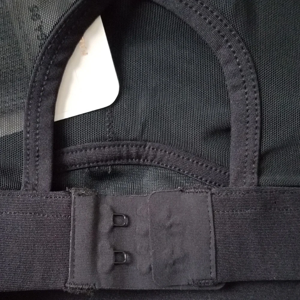 Fabletics blare zip up high impact sports bra